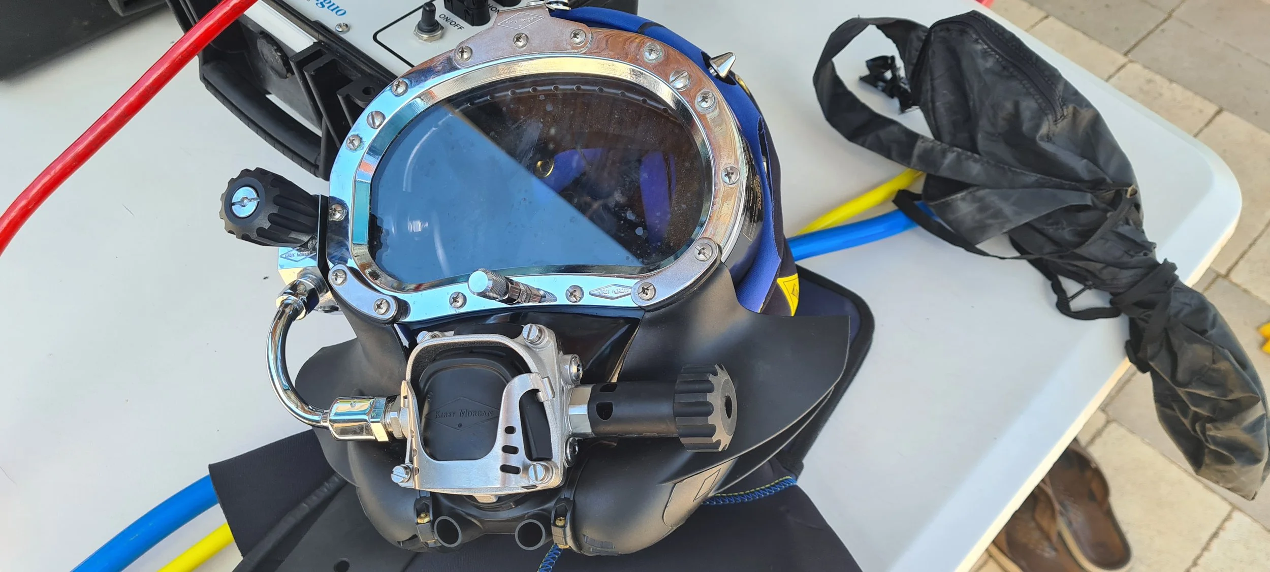 PRÁCTICAS DE COMUNICACIÓN SUBACUÁTICA EN PISCINA