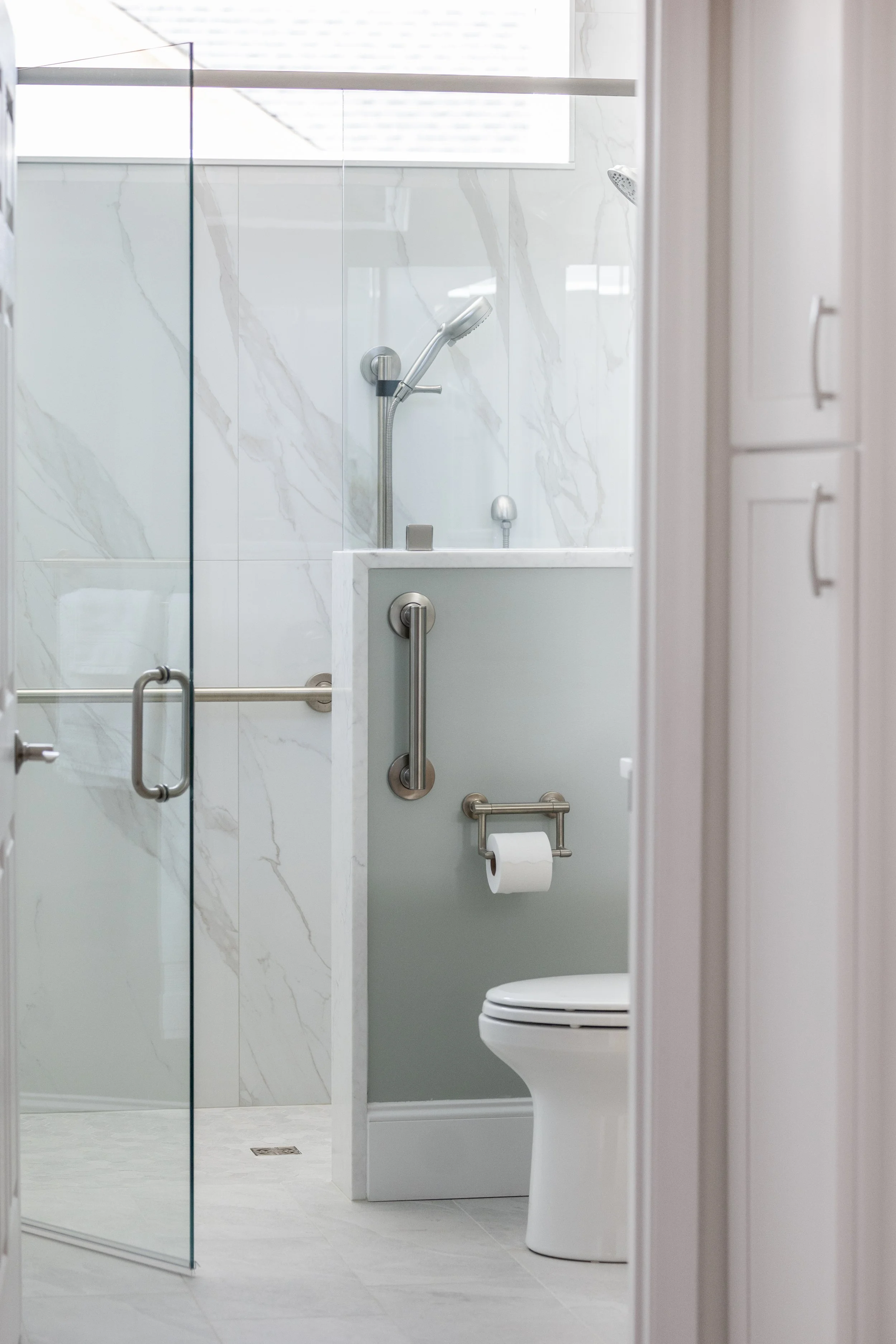 What Is a Zero-Entry Shower? Benefits, Design Ideas, and Key Differences