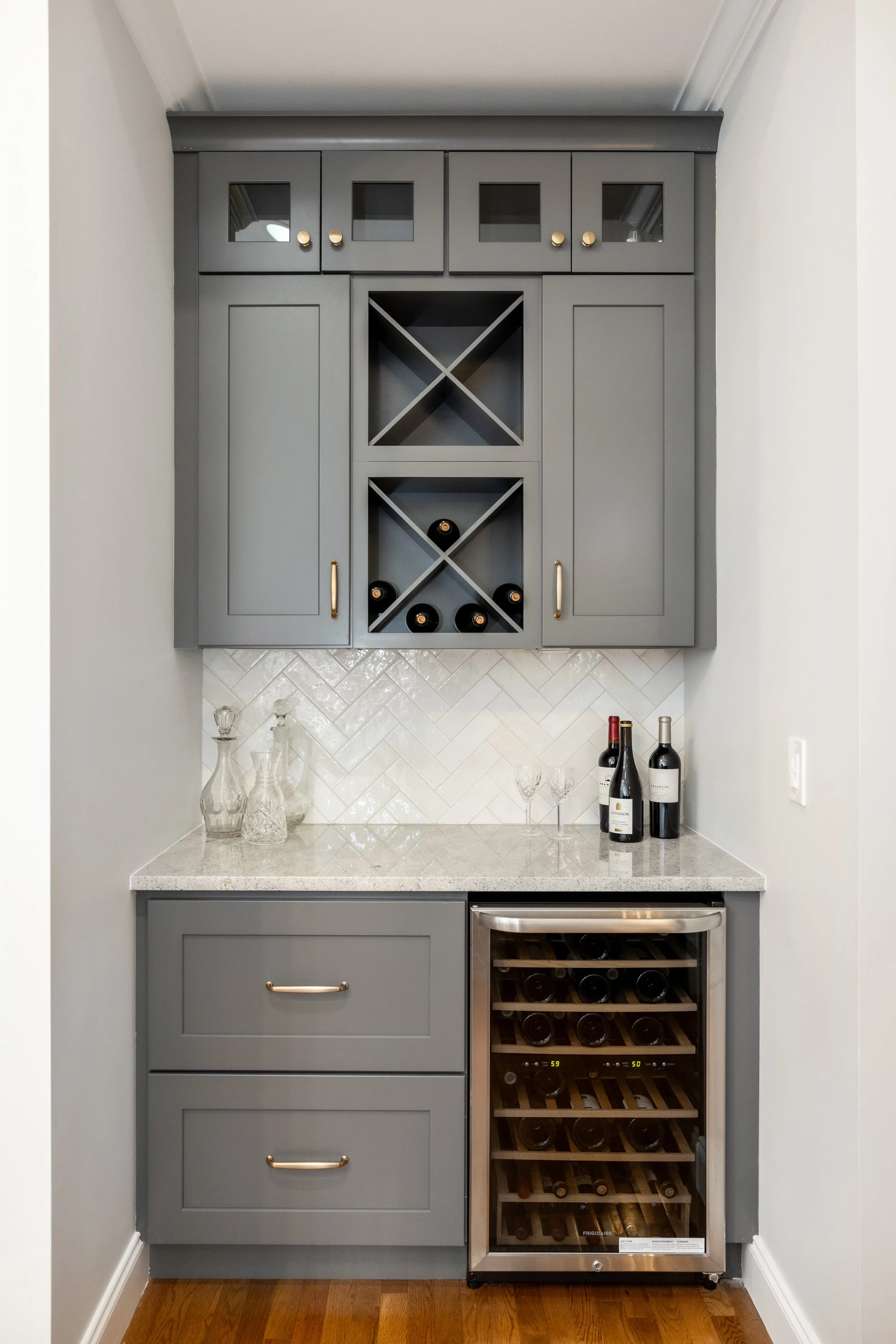 custom-vs-prefabricated-cabinets-greenville-sc-2.jpg