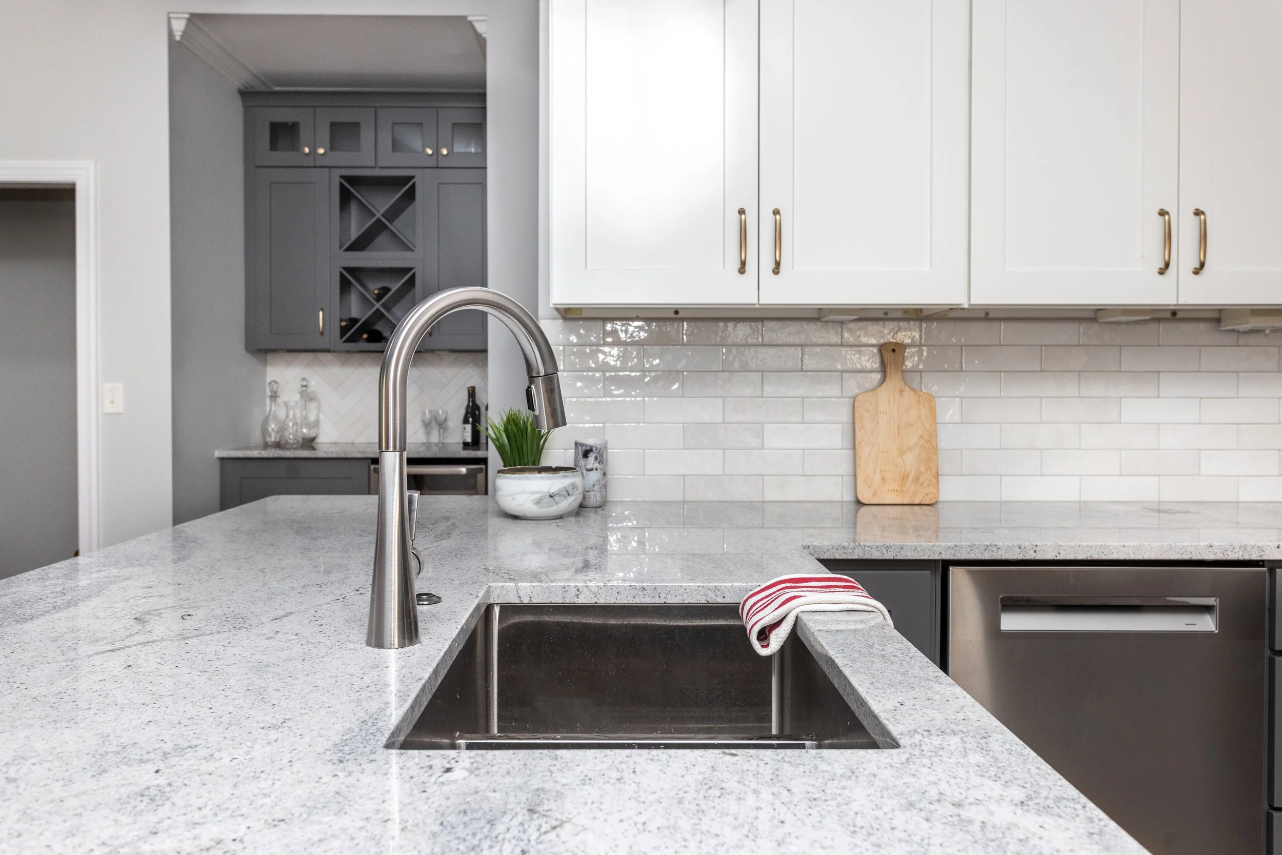 custom-vs-prefabricated-cabinets-greenville-sc-14.jpg