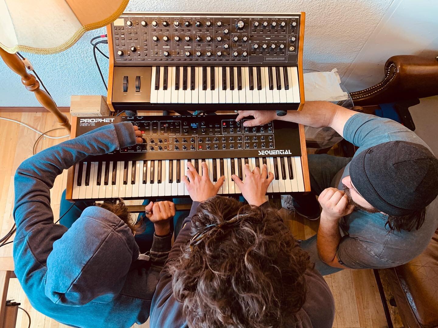 We&lsquo;ve been busy in our Studio these days and we&rsquo;re honored to share our time with this two beautiful synthesizers !!! 🎁❤️💥🔥❤️💥

#catsandbreakkies #newalbumcomingsoon #tinybaystudio #moog #prophetrev2 #sub37 #davesmithinstruments