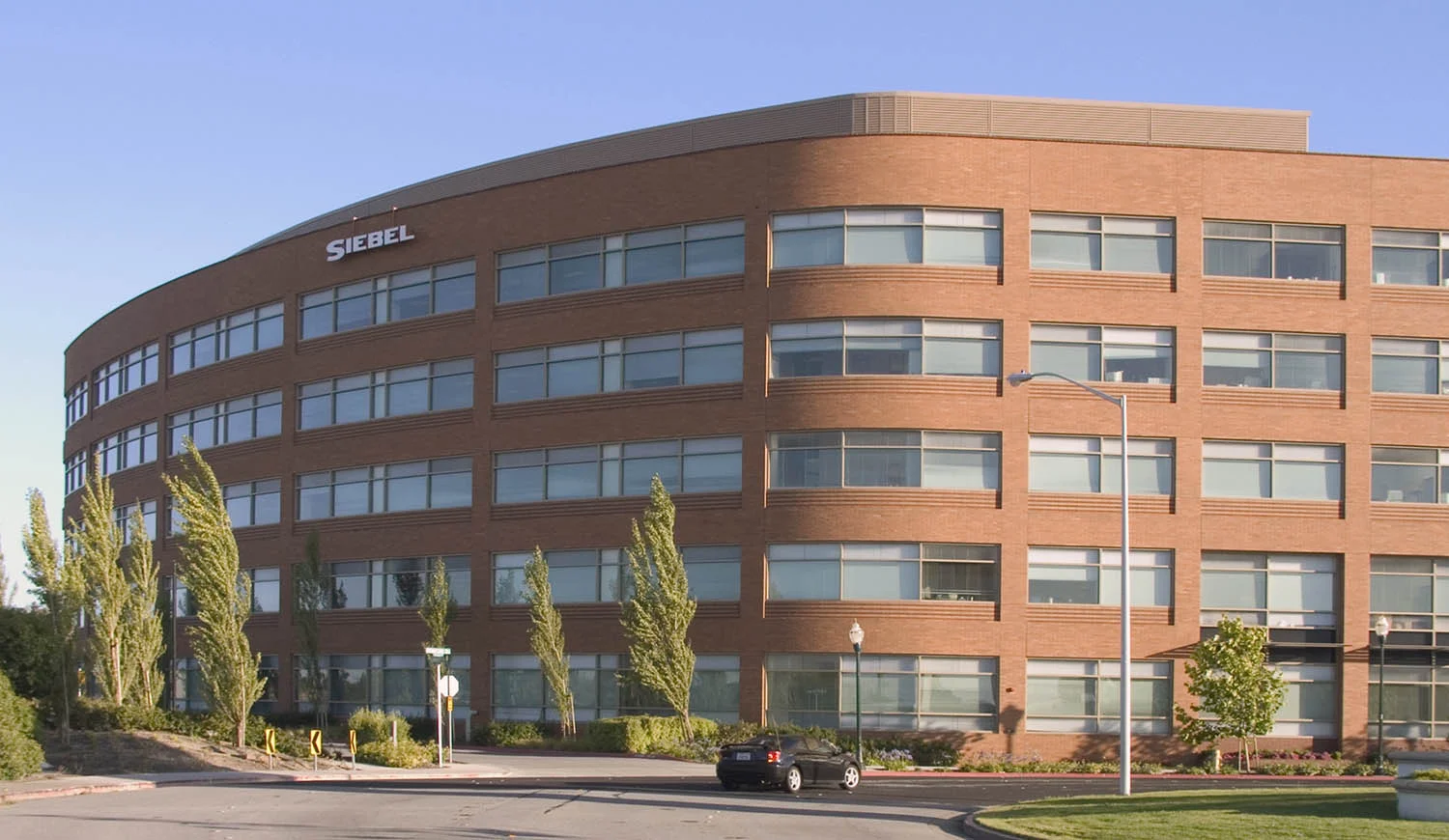 CONCAR DRIVE OFFICES, SAN MATEO 2003 ARCHITECT: GENSLER