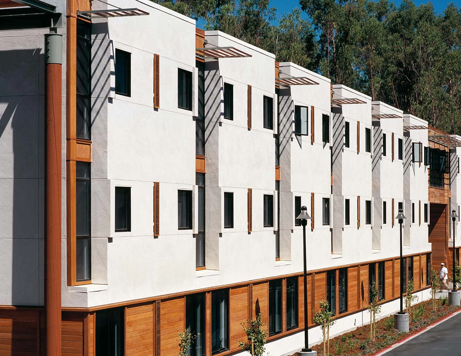 RESIDENCE HALL, NOTRE DAME DE NAMUR UNIVERSITY, BELMONT, CALIFORNIA 2004 ARCHITECT: GENSLER
