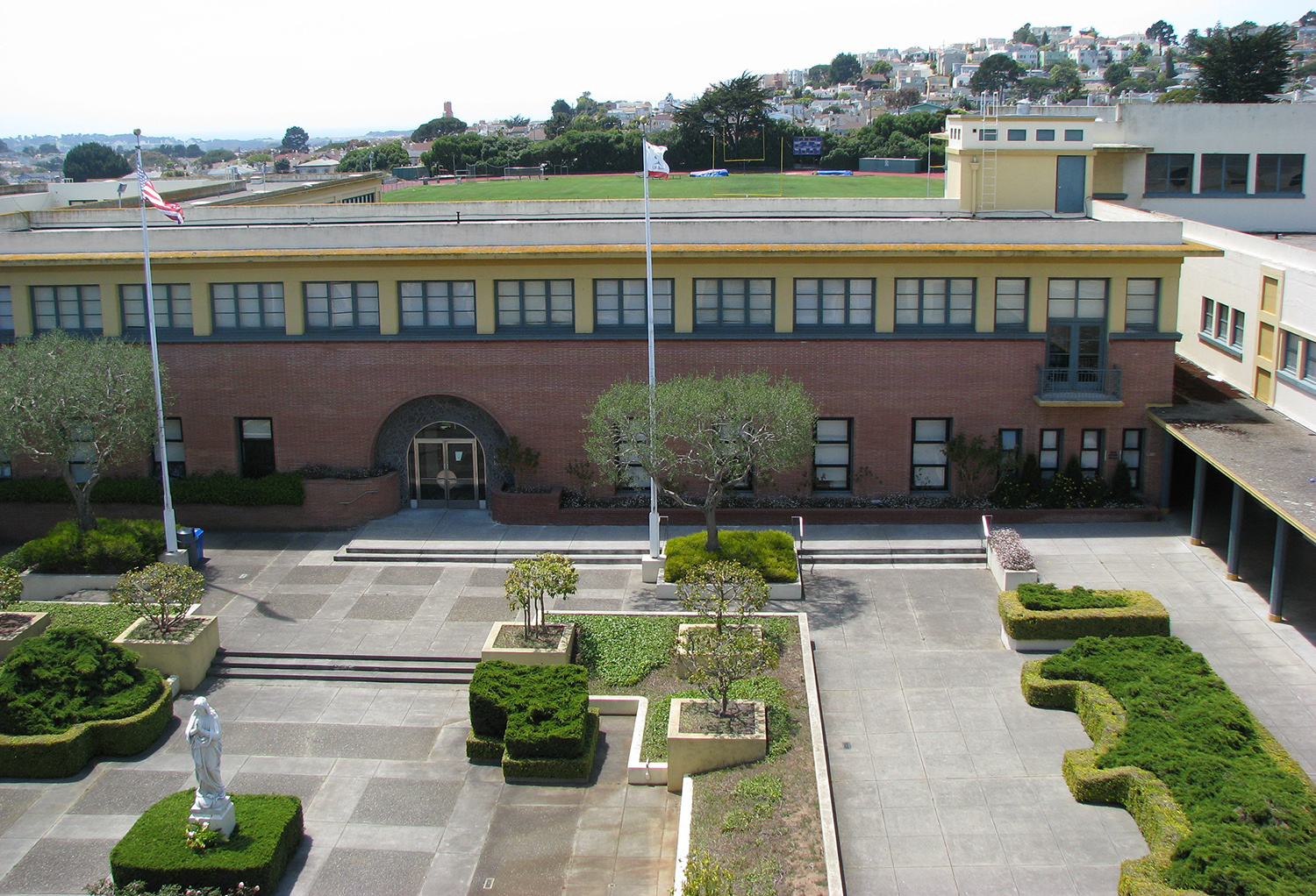 arhs-e-courtyard.jpg