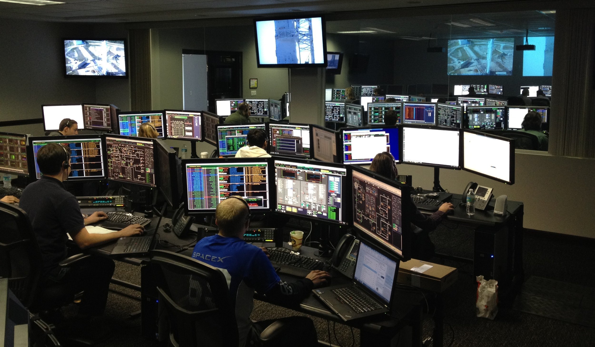managed services-computers-connection-256219 .jpg