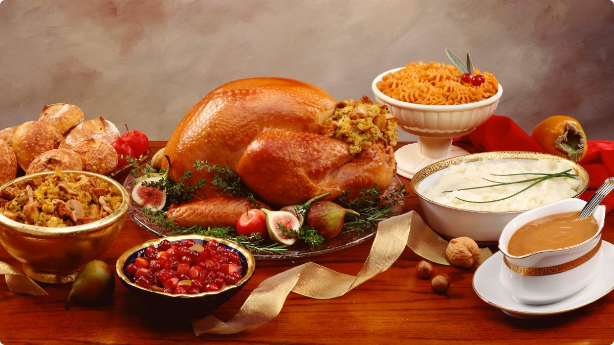 636150473493145565-1558279114_wpid-Thanksgiving-Dinner.png