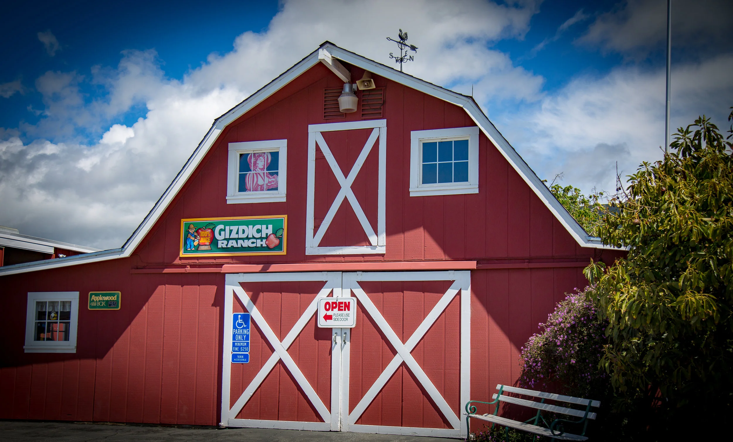 gizdich around the ranch-1.jpg
