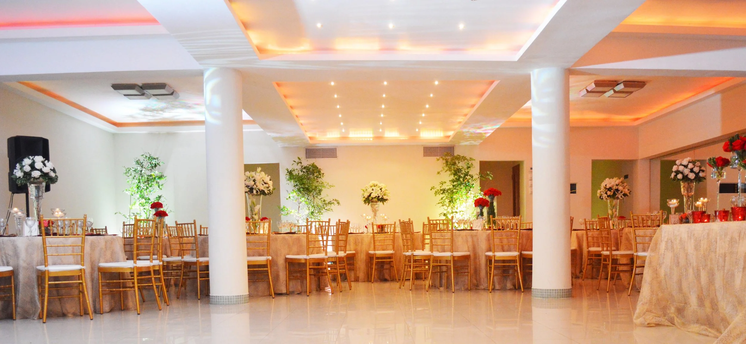 Salón Carlos María, con capacidad para 200 personas