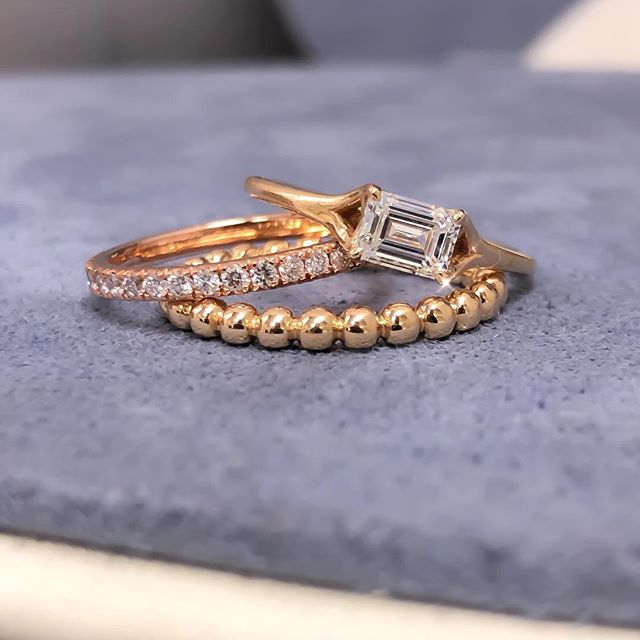 A little bit of this 👉🏻.. a little bit that !👈🏻 Weekend ready with our petite diamond emerald ring paired alongside stackable micro-pave diamond and beaded gold bands! ✨💎✨💎
&bull;
&bull;
&bull;
#TGIF #Weekend #Stack #Diamonds #Beauty #Design #S