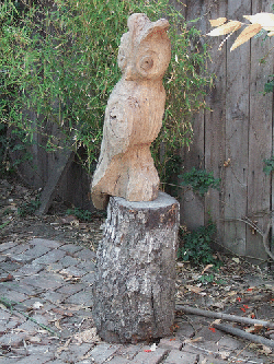 Backyard-sculpture-by-Hiking-Hillman.gif