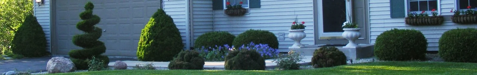 Garden and Landscape Design by Midwest Gardening.JPG
