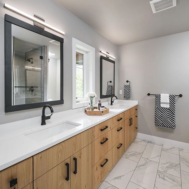 This is a master bath we finished using @caesarstoneus countertops. Love the pure white we used! What do y&rsquo;all think? ✨