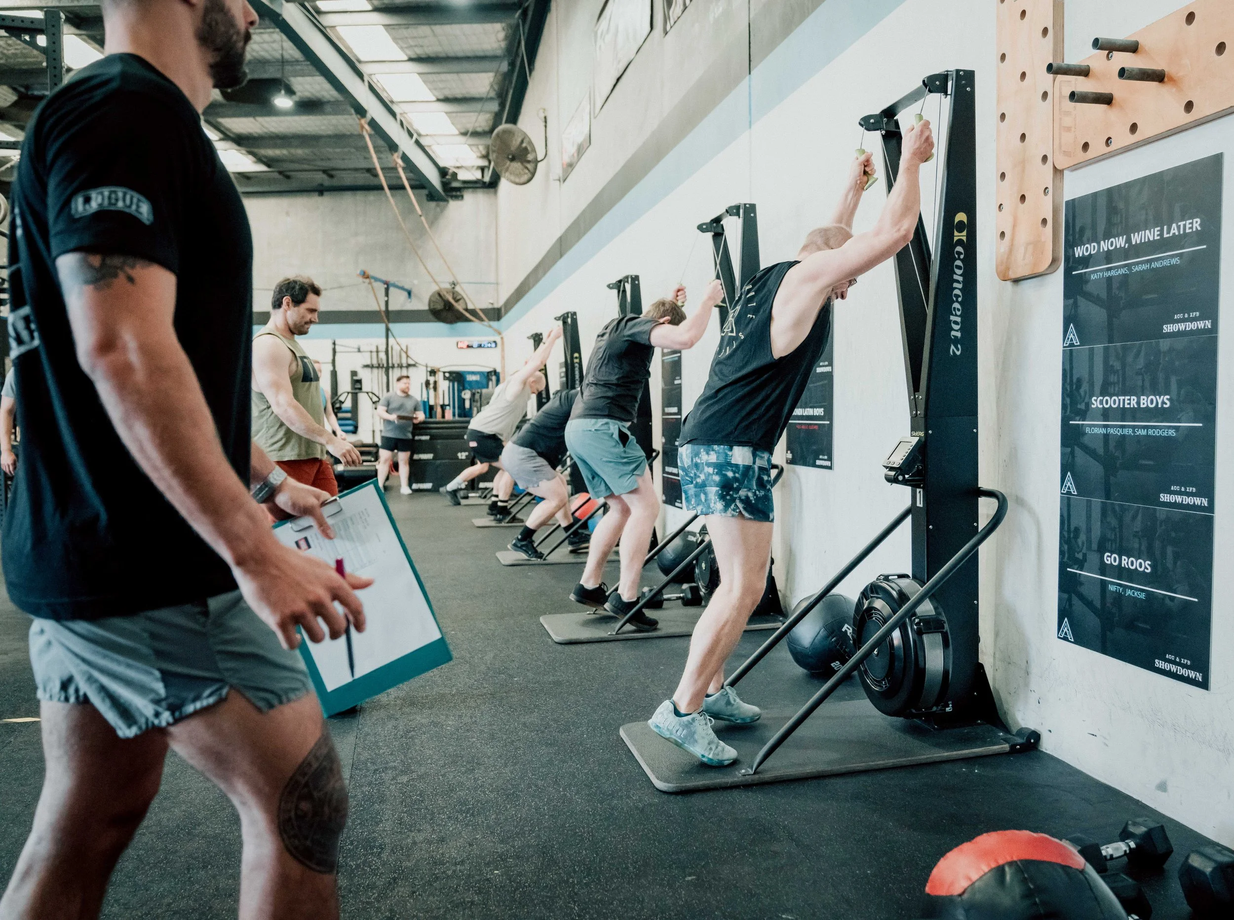 Group Fitness vs. Personal Training: What’s Right for You?