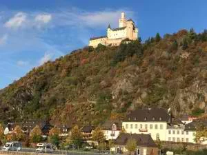 castle2-300x225.jpg