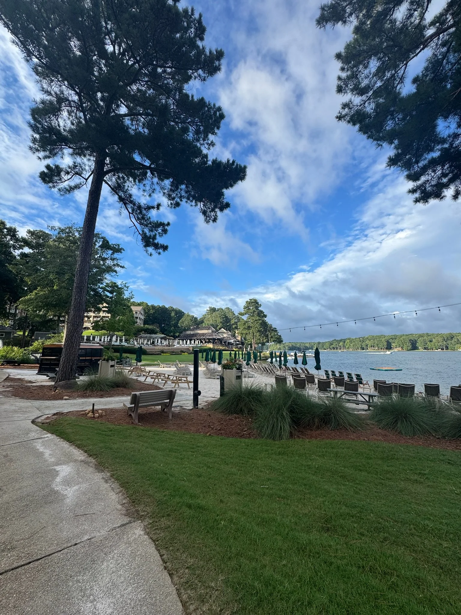 Ritz-Carlton Reynolds: Lakeside Elegance and Relaxation