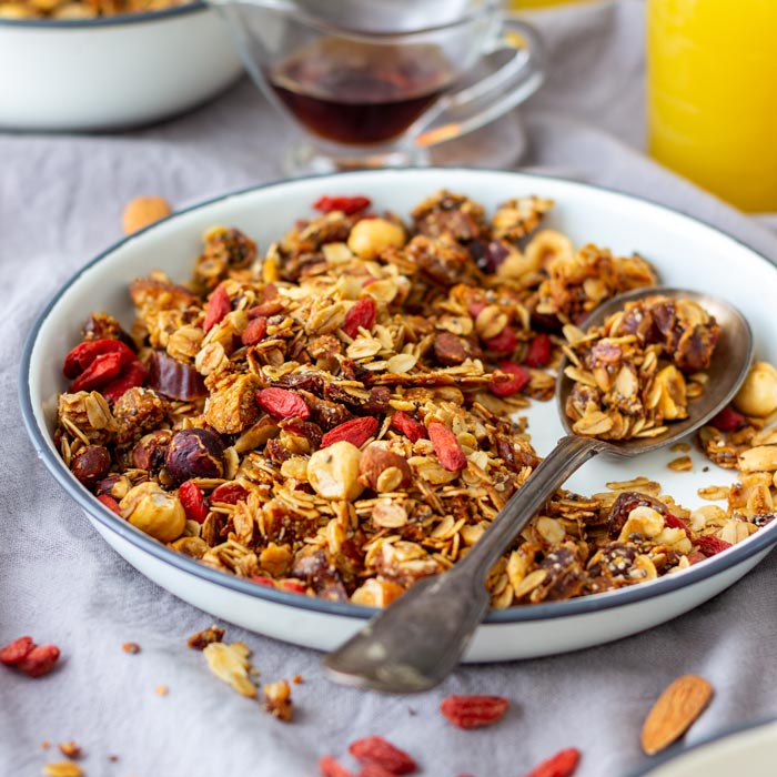 healthy-homemade-granola-image.jpg