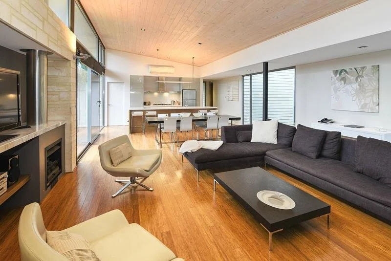 lounge room 2.jpg
