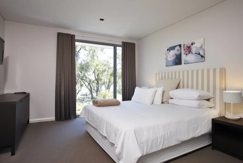 King Bed 1.jpg