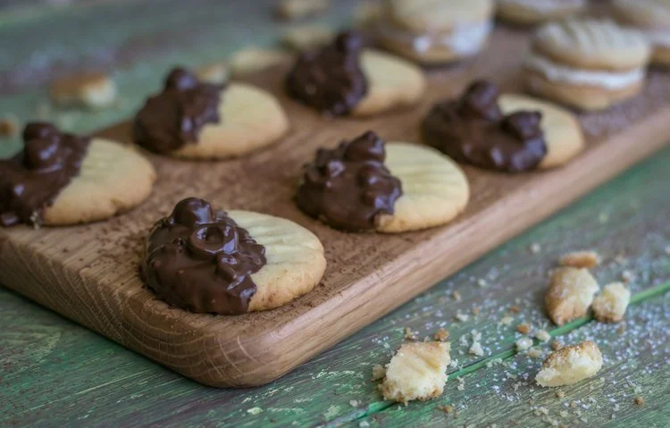 Cariema Isaacs Melting Moments Cookies Recipe