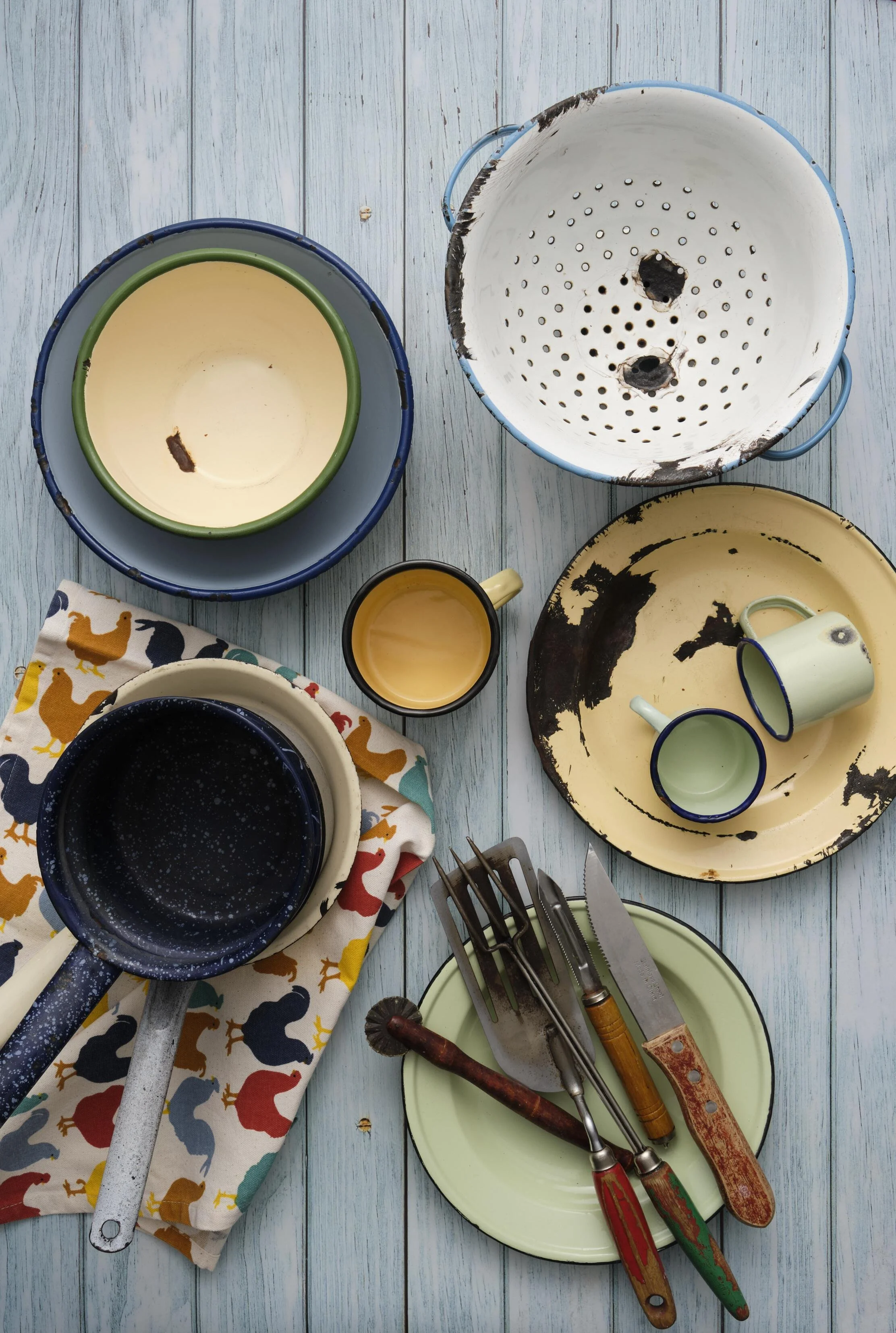 By Cariema Isaacs foodstyling flatlay on a table with traditional and wooden utensils