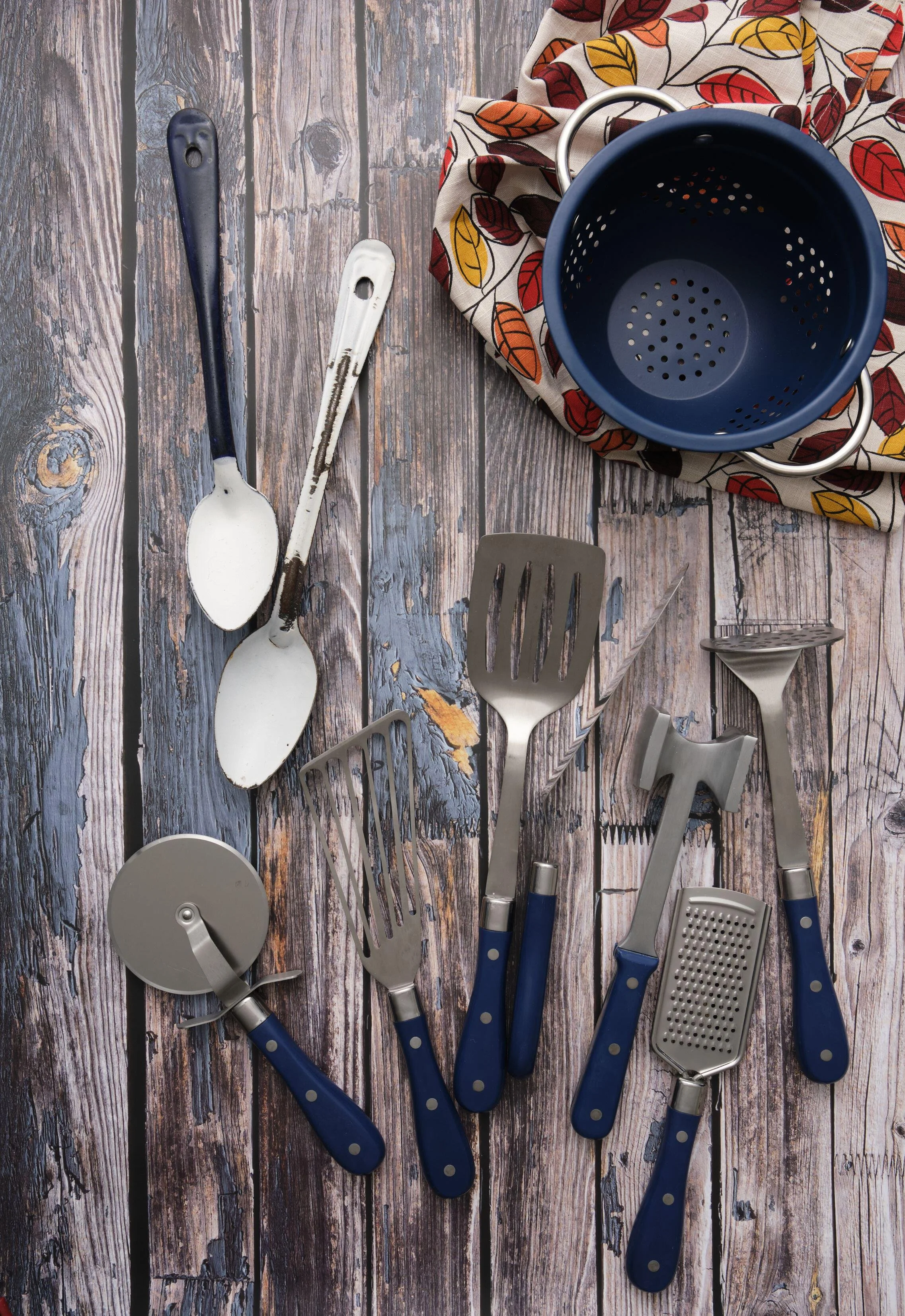 By Cariema Isaacs foodstyling flatlay on a table with traditional and wooden utensils