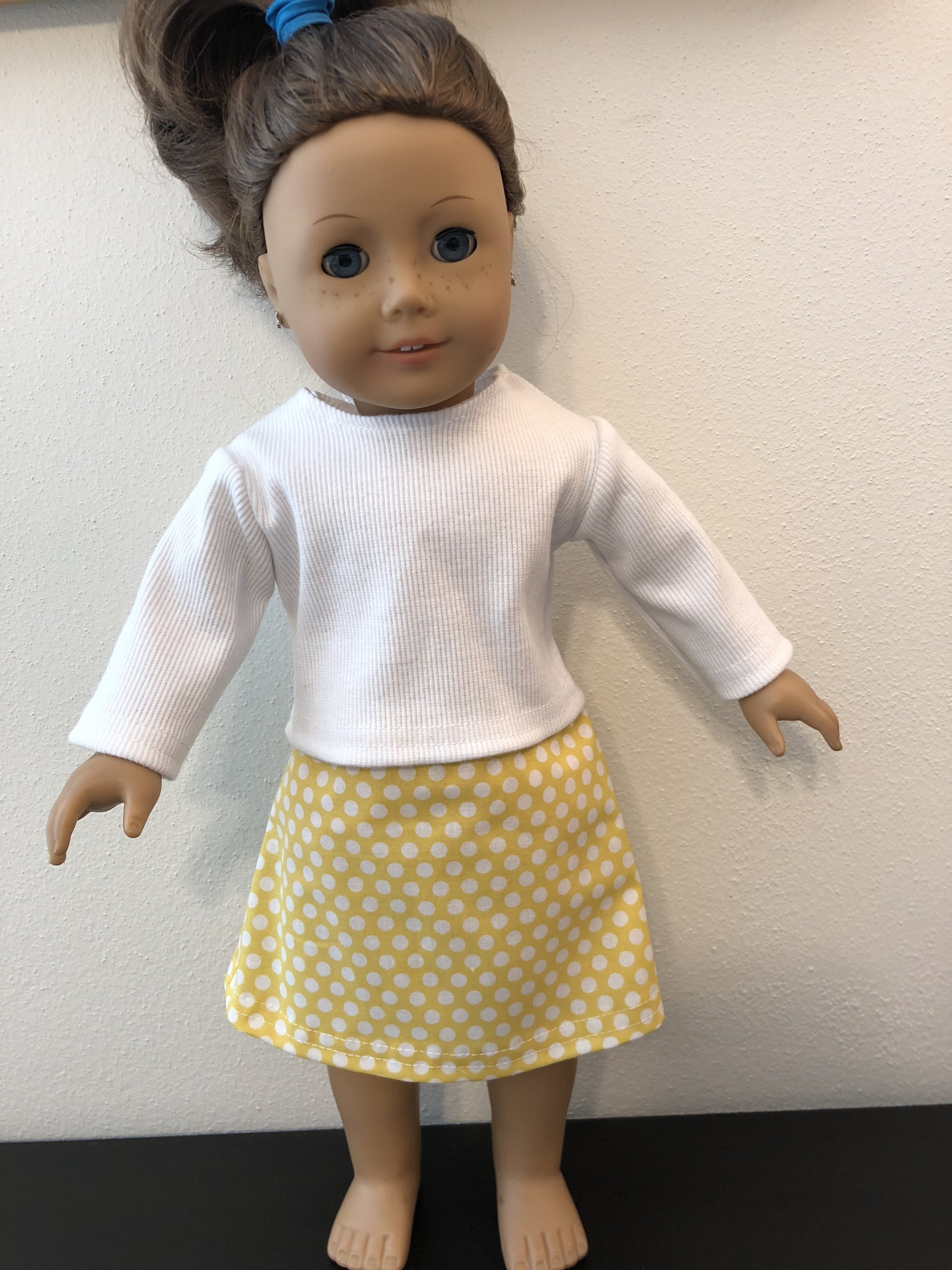  Rib knit shirt with yellow polka dot skirt 