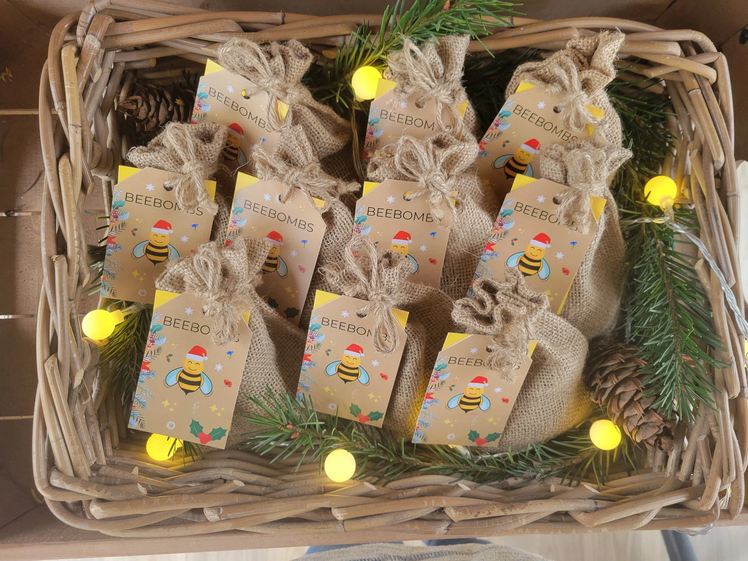 10 pack of Christmas Beebomb Gift Box