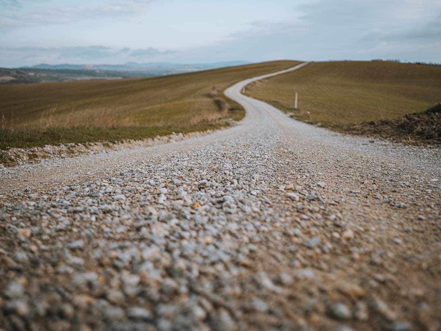 Being driven around Tuscany by Mrs Doubtfire and trying to slice salami without a knife. Thanks to @lionelbirnie for organising a brilliant weekend, my first experience of Strade Bianche. Have a listen. Aside from  my awkward mumbling this is really 