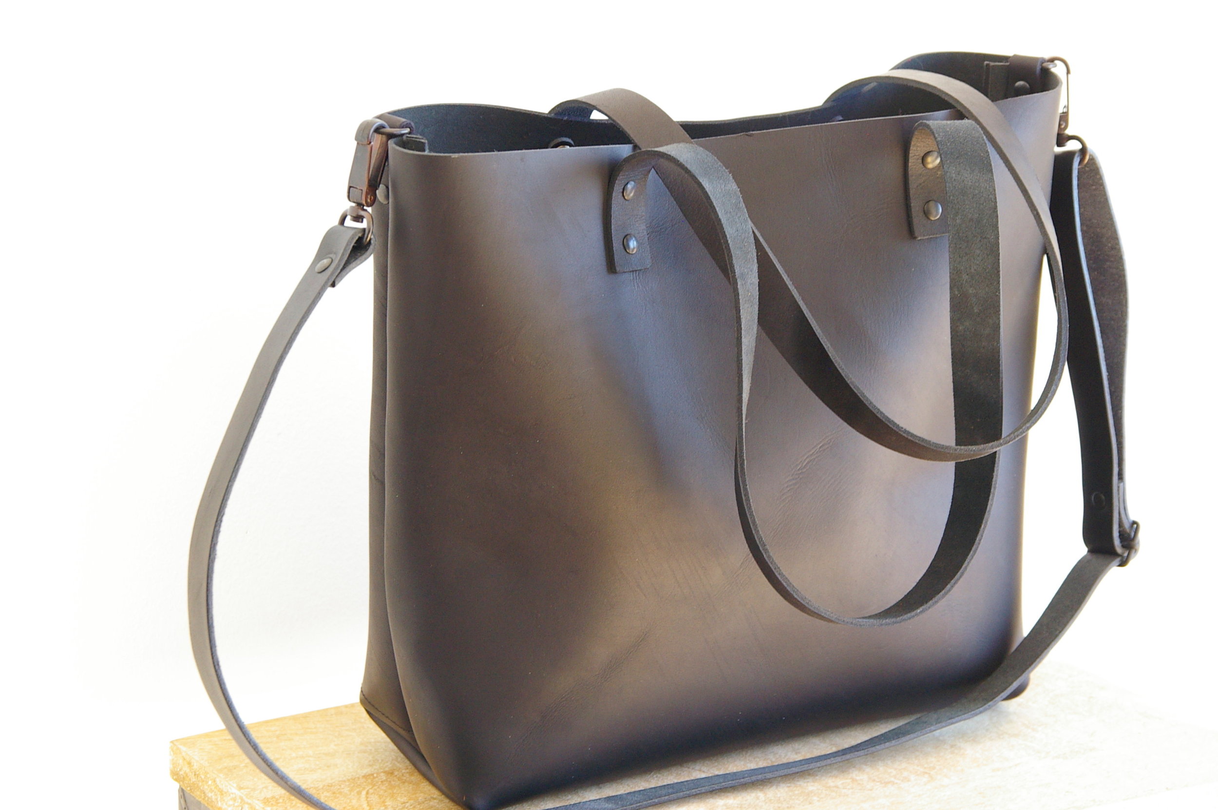 Small Leather Tote bag. Mini crossbody bag. Mini Cap Sa Sal Bag. Small  Crossbody leather bag. Leather purse. Handmade. — Vermut Atelier