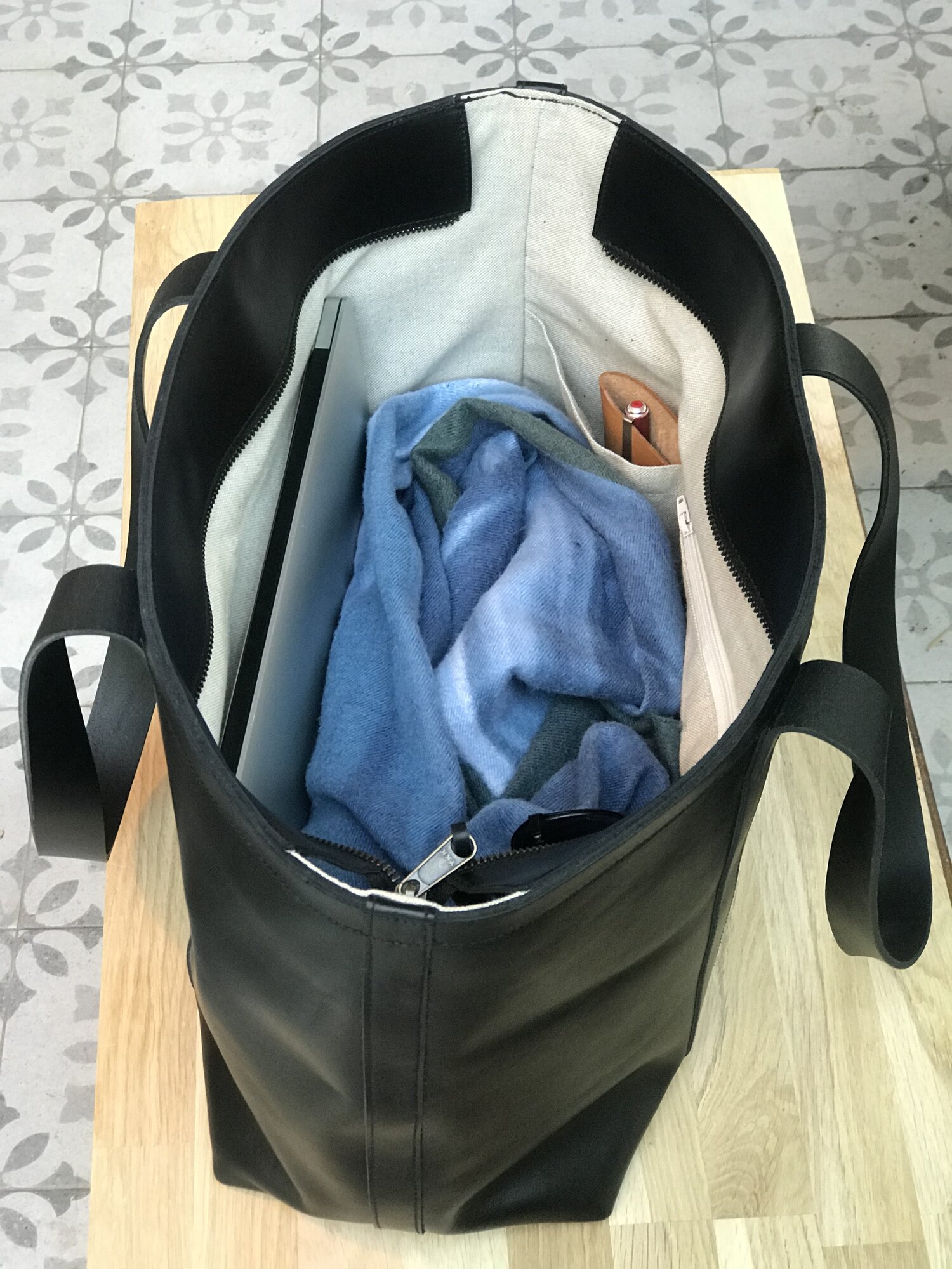 Oversized Tan Leather bag. Rocabruna Bag. — Vermut Atelier