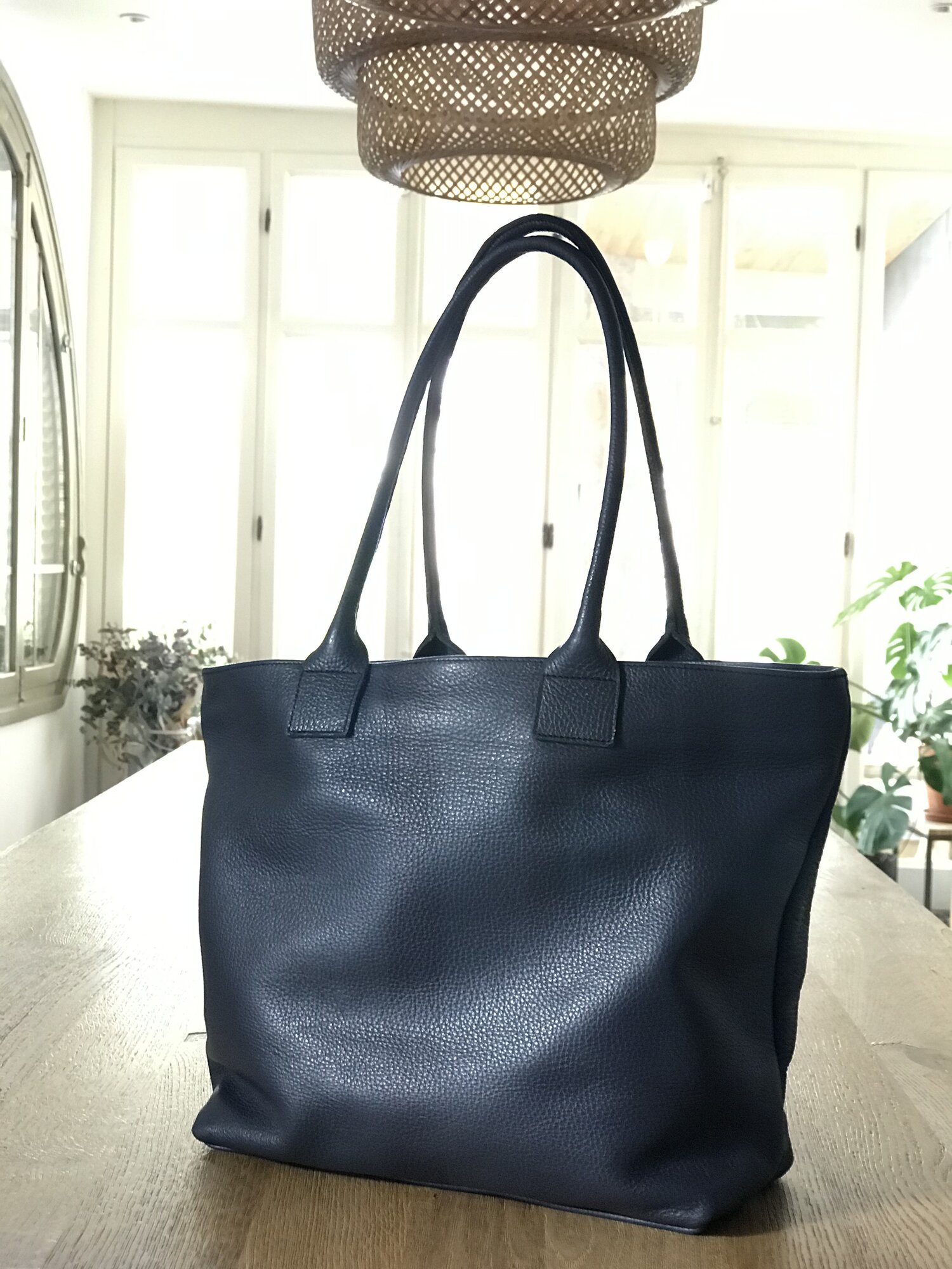 TAMARIU bag. Medium soft blue leather bag with zipper and inside lining —  Vermut Atelier