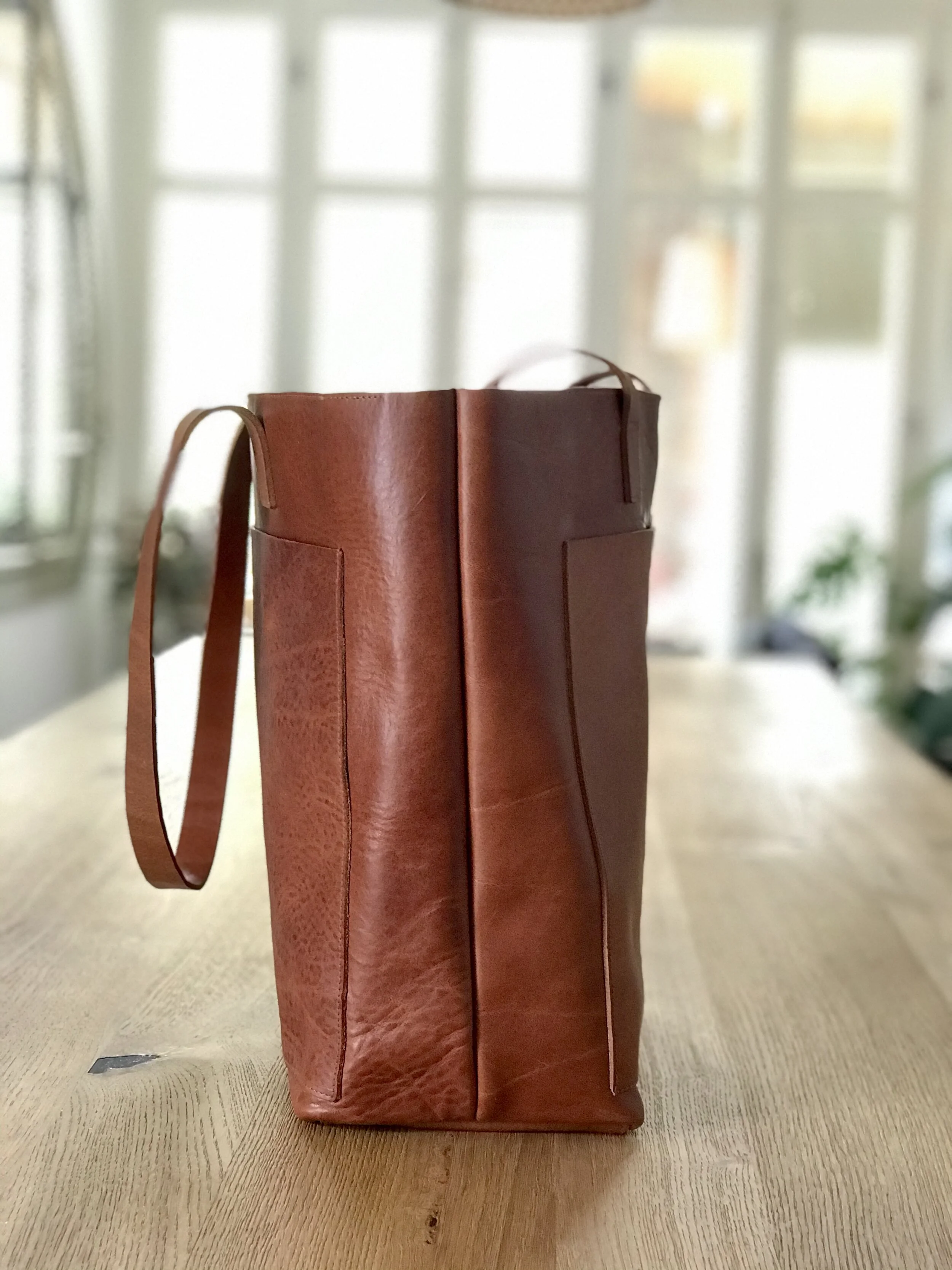 leather tote with pockets