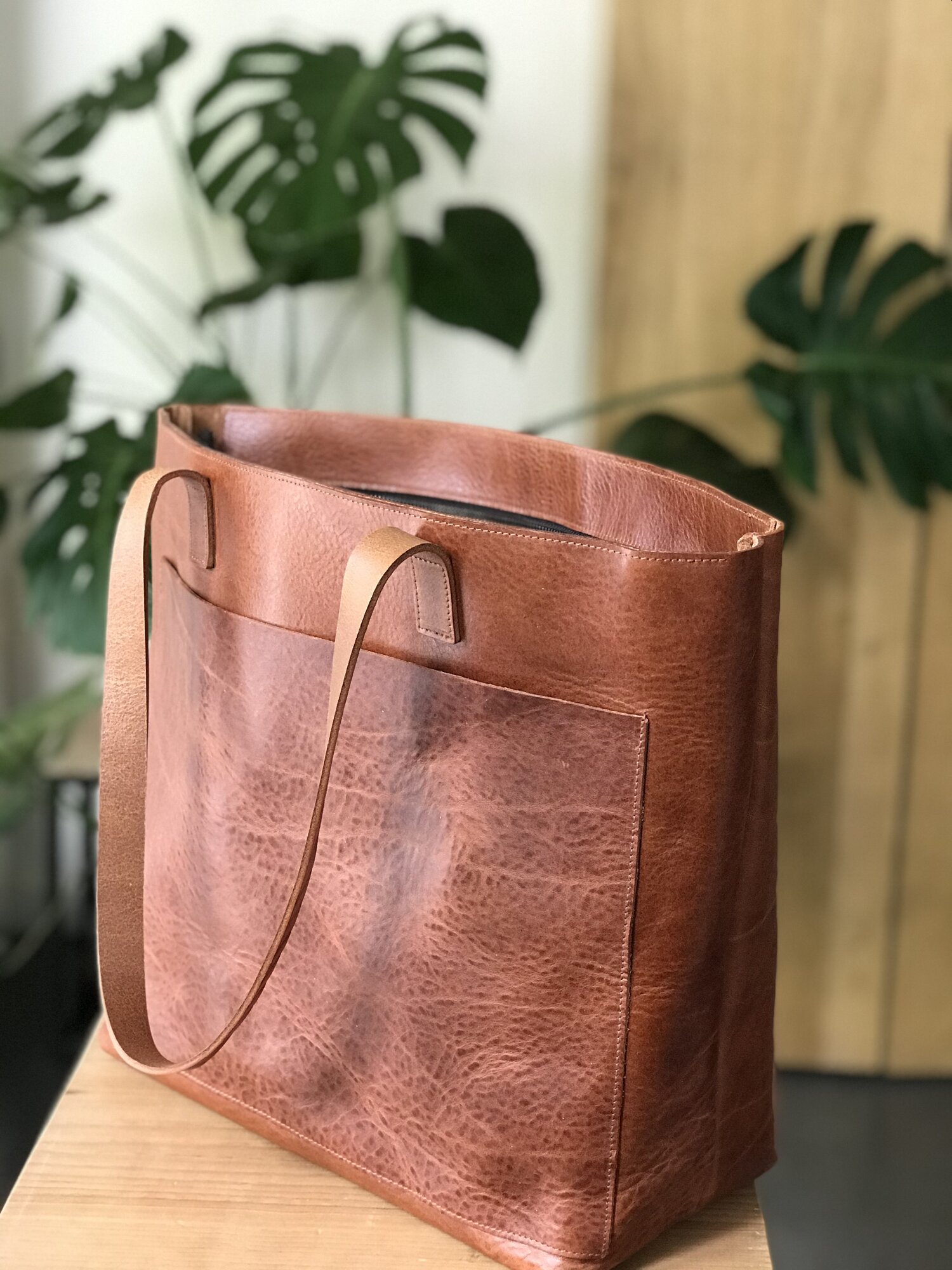 Camel color leather bag. The basic from the Cap sa Sal collection bag. —  Vermut Atelier