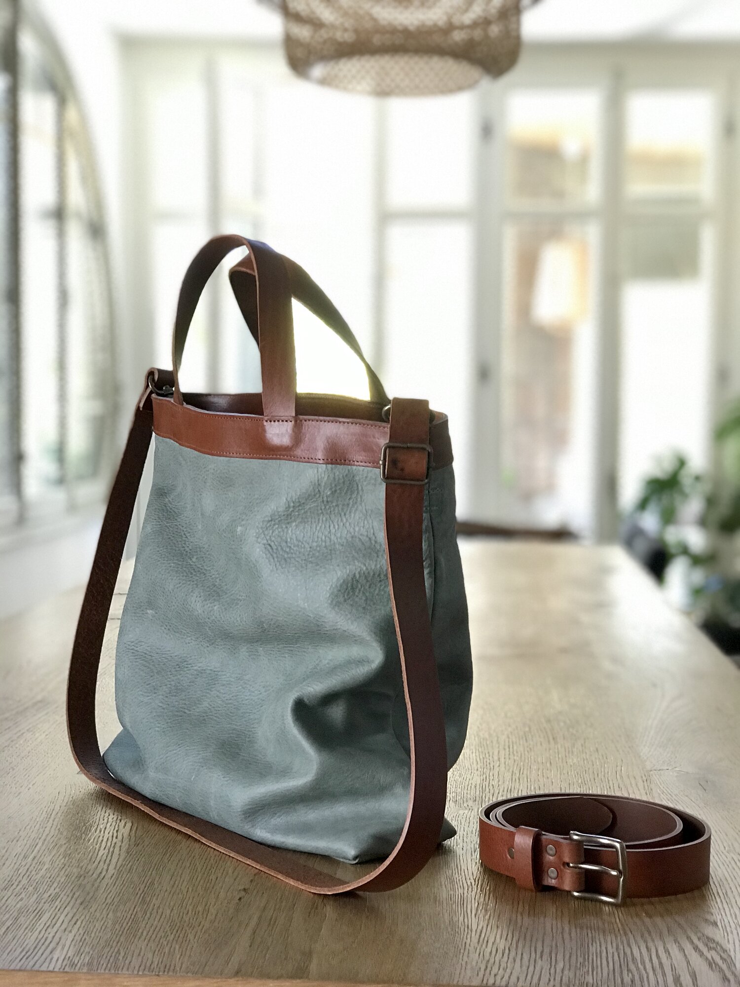 Leather Purse. Leather Crossbody bag. Leather clutch bag, removable strap.  Versatile everyday day bag. Pals Collection. — Vermut Atelier