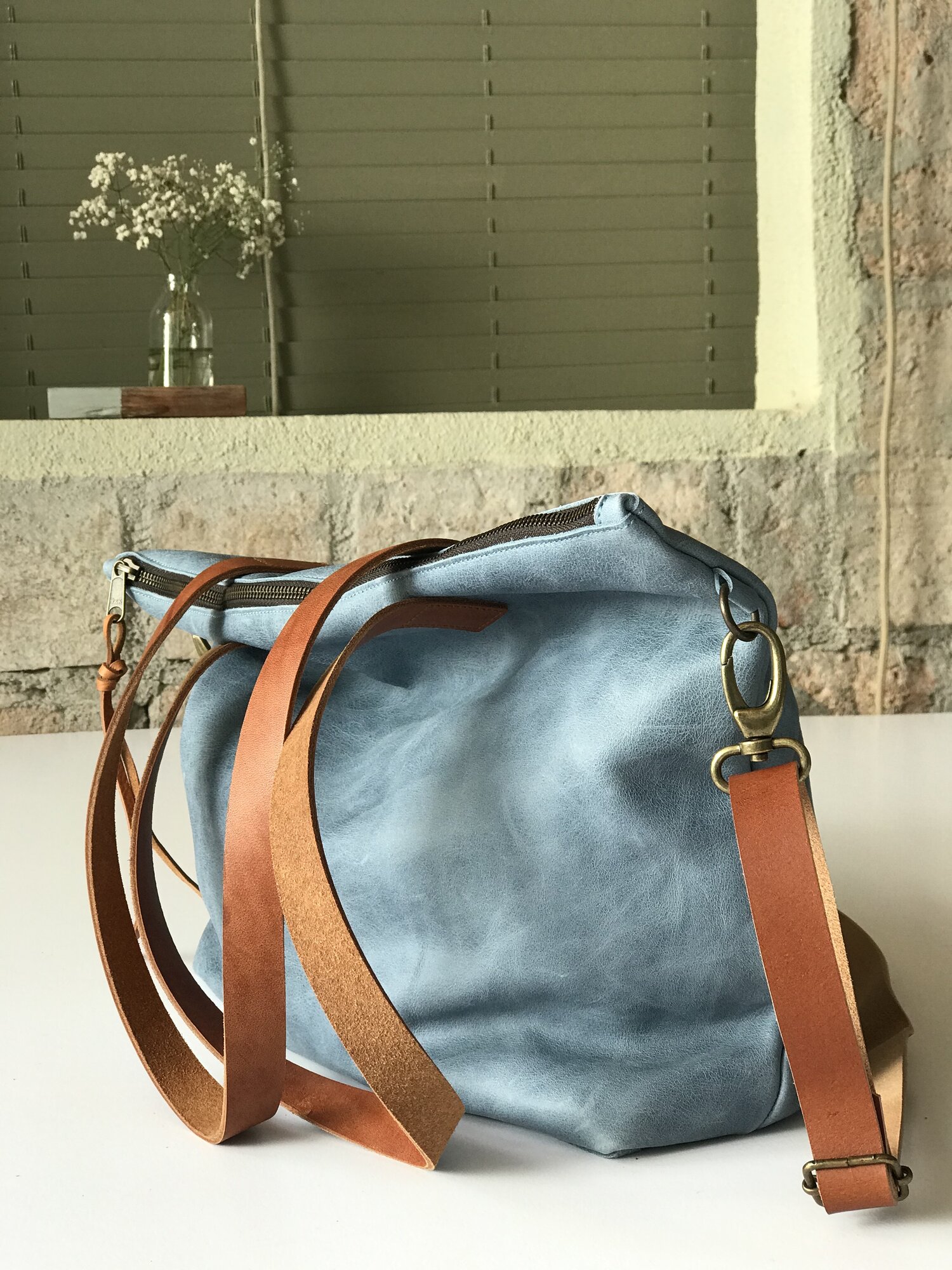 Blue Leather bag with inside lining and several inside pockets — Vermut  Atelier
