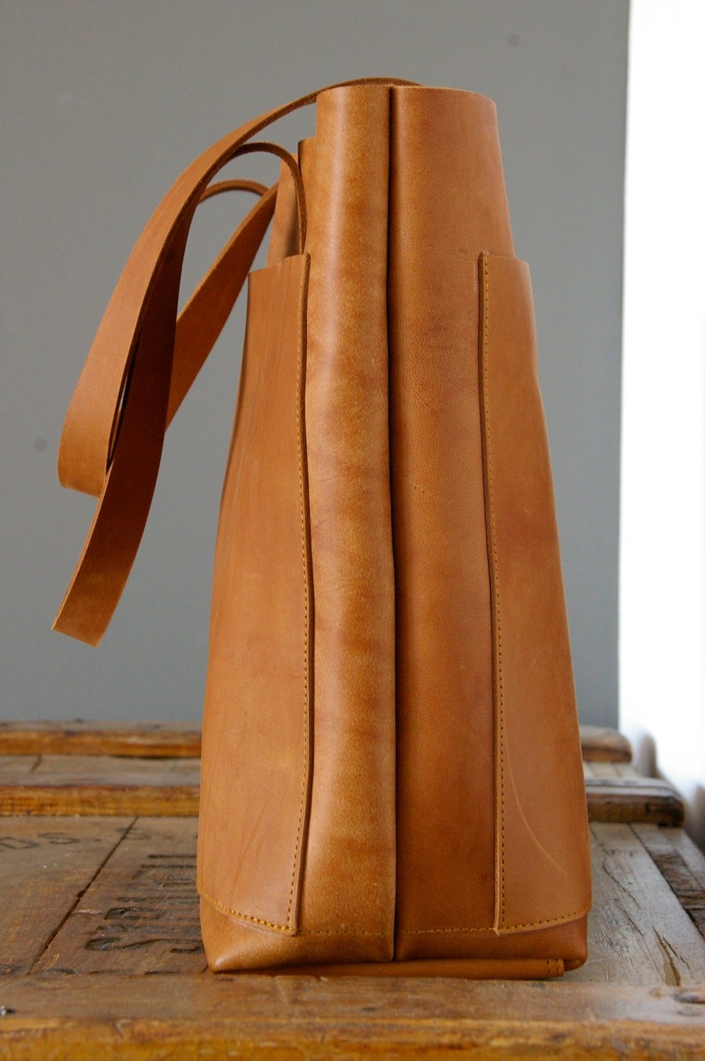 Oversized Camel Leather tote bag. The Oversized size of the Cap Sa Sal  collection bag. — Vermut Atelier