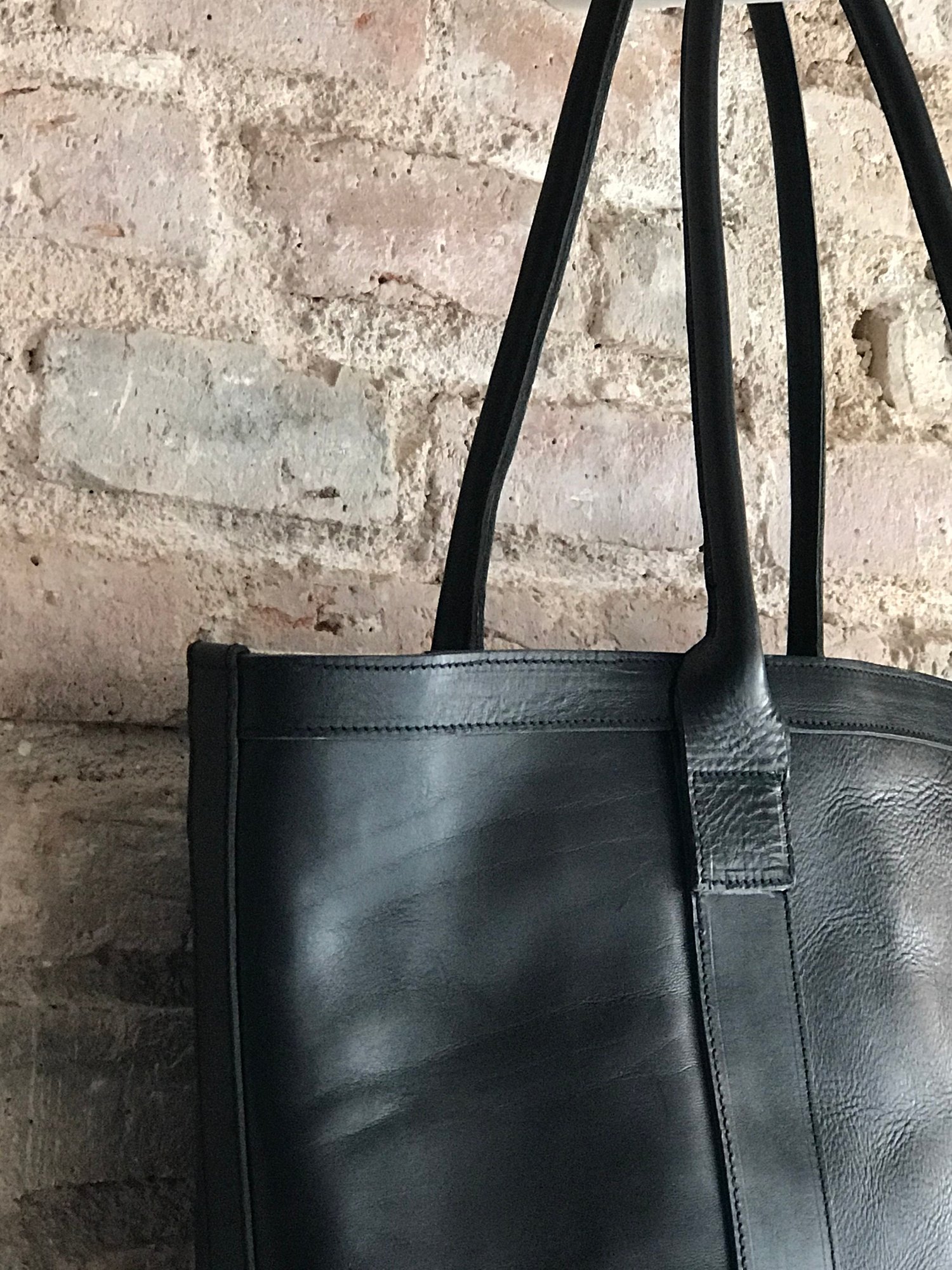 Black Leather Tote Bag with Zipper and Inside Lining. Leather Purse. Handmade.