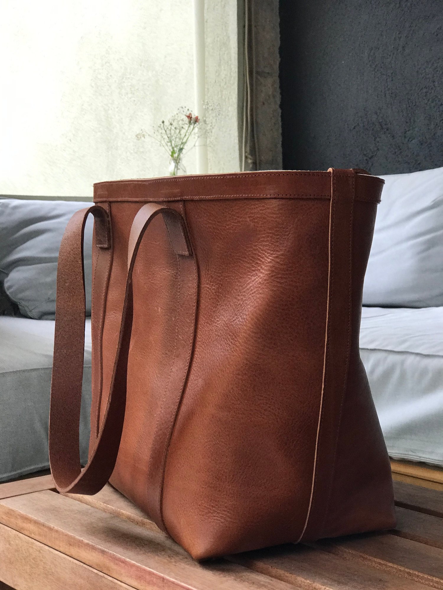 Oversized Cognac Leather bag with zipper and inside lining. Rocabruna  leather bag in tan leather. Classy Diaper and work bag. Handmade. — Vermut  Atelier