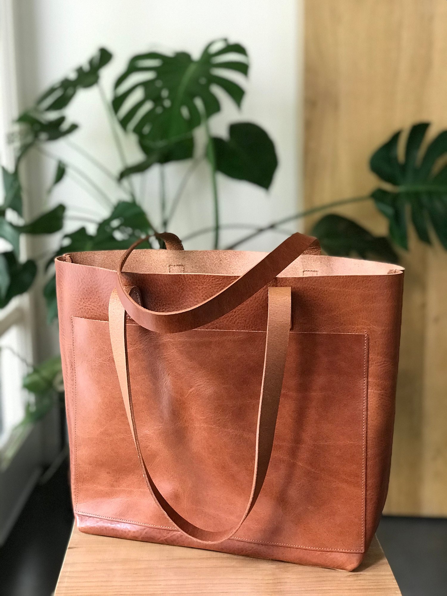 Tan / Cognac Leather tote bag with large outside pocket. The COGNAC/TAN  from the Cap sa Sal collection bag. — Vermut Atelier