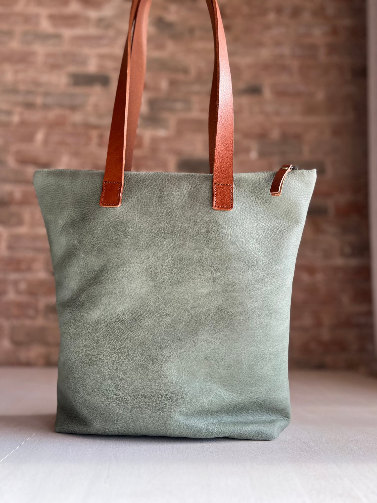 Moss Green leather bag with inside lining and several inside pockets —  Vermut Atelier