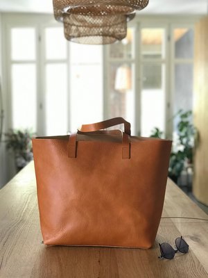 Oversized Camel Leather tote bag. Cap Sa Sal Bag. Handmade. — Vermut Atelier