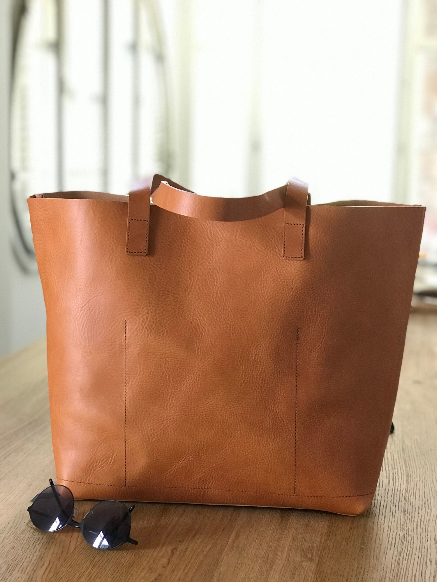 Camel leather tote. The tote bag of the Cap Sa Sal bag collection. — Vermut  Atelier