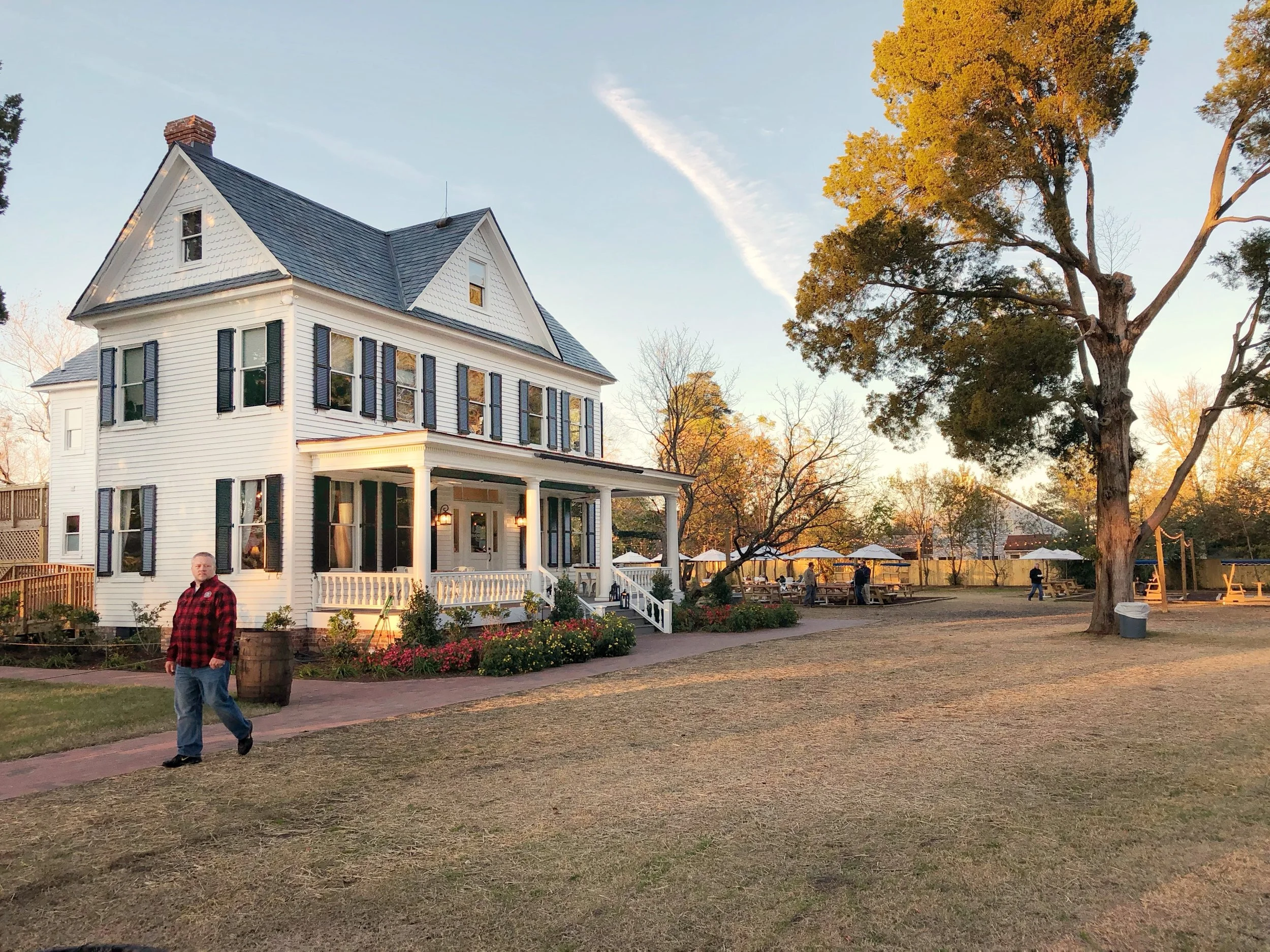 Farmhouse_Exterior_01.jpg