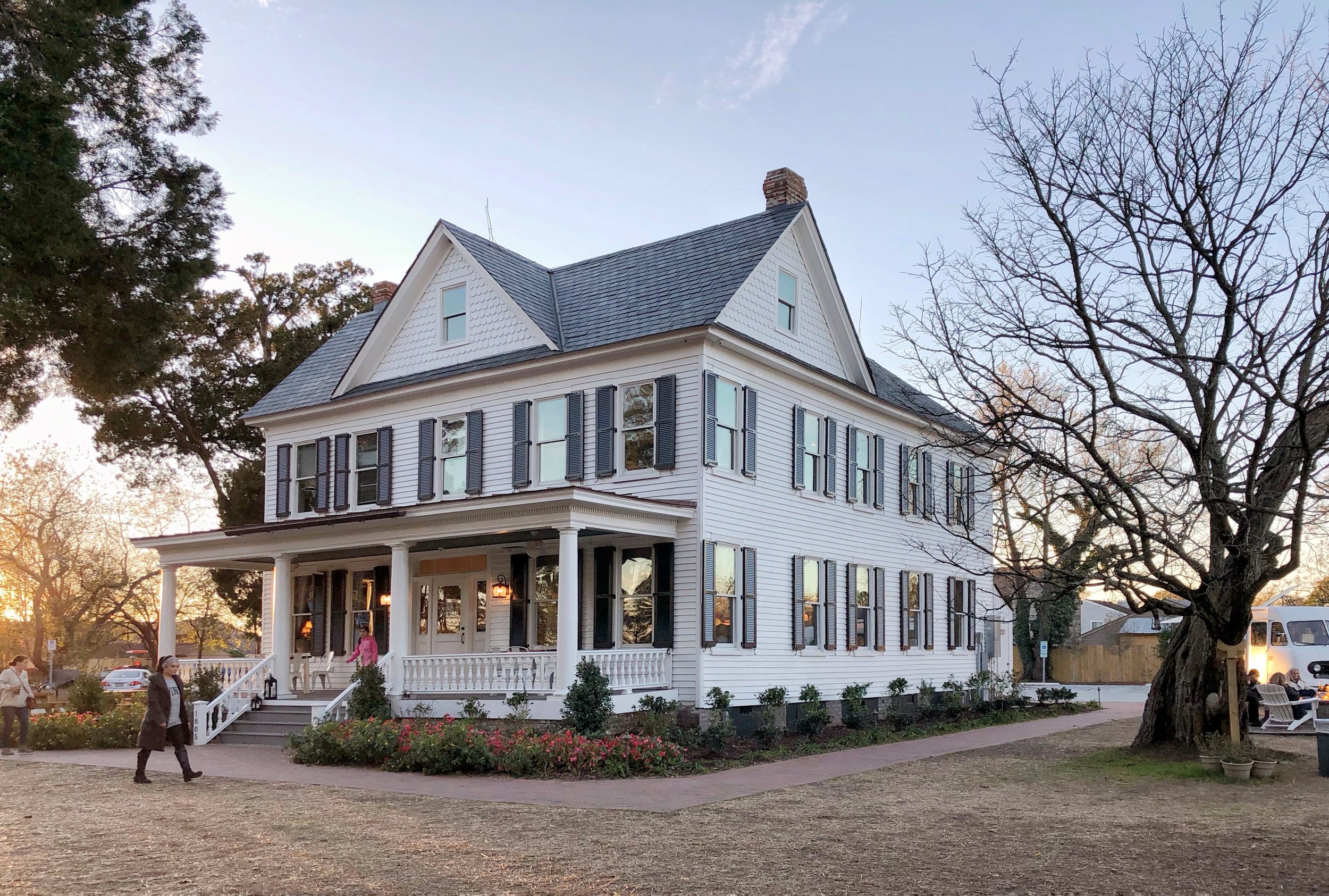 Farmhouse_Exterior_03.jpg