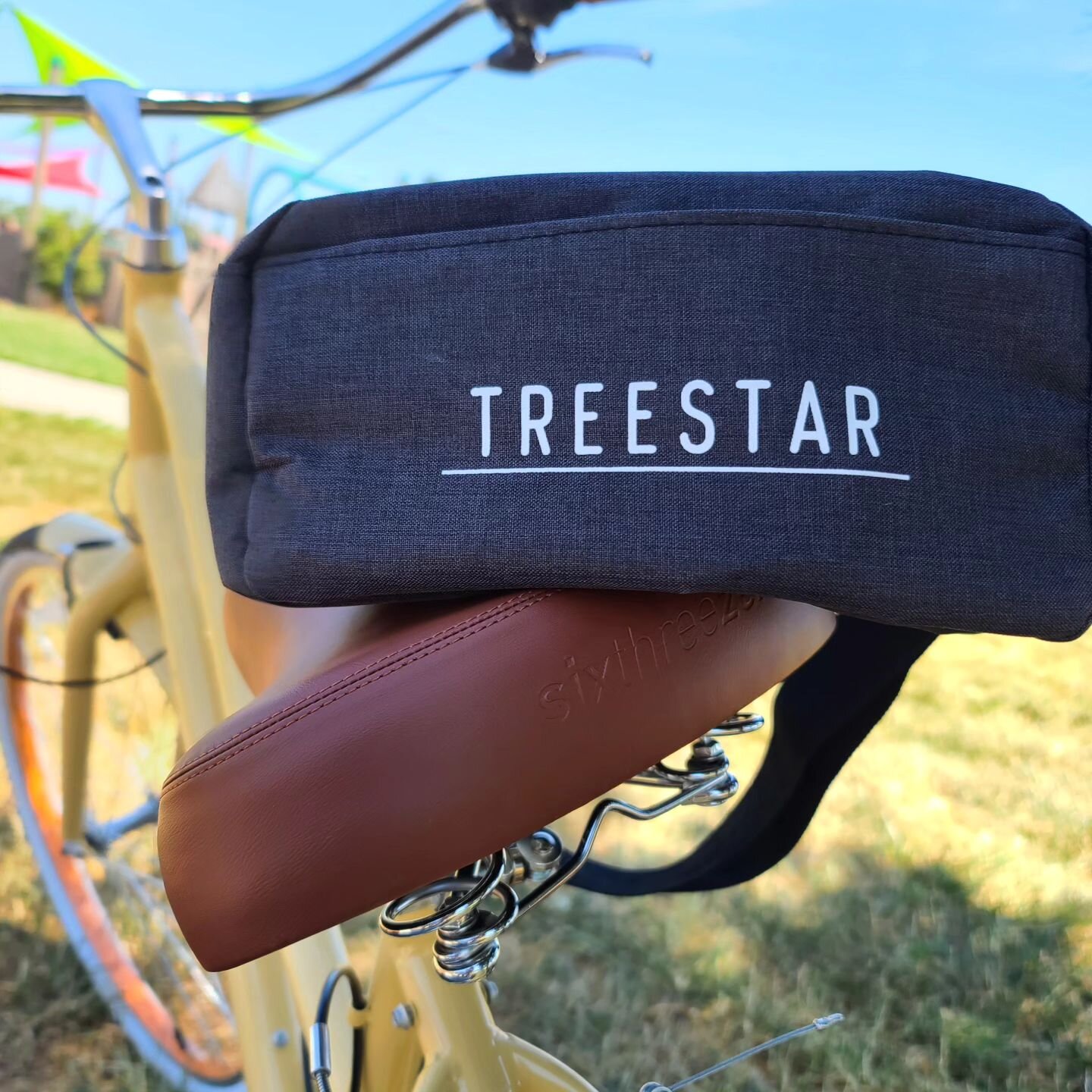 I love it when we're cruisin' together #treestar 
.
.
#saturday #treestardispensary #fannypack #cruisin