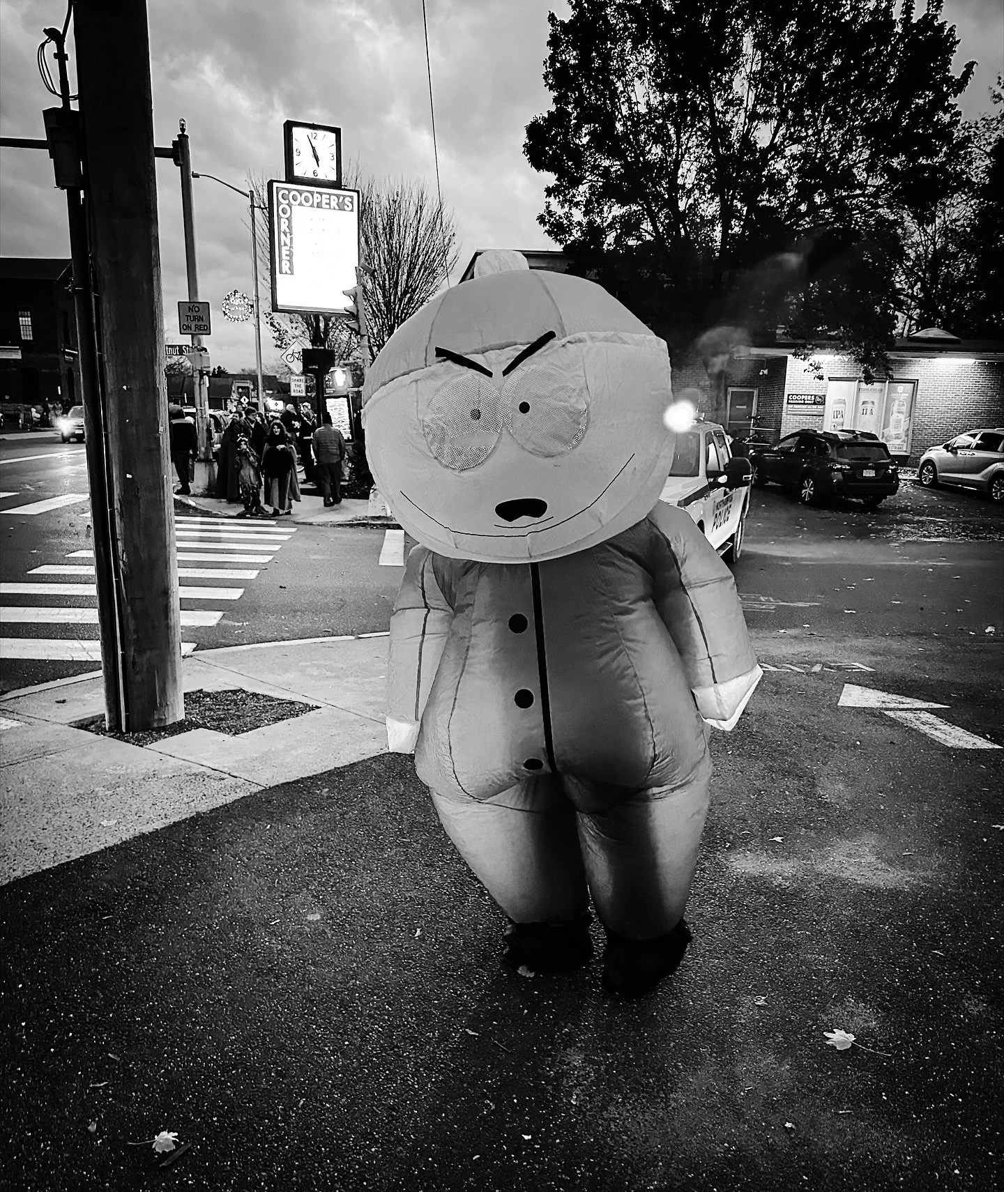 2025 Rag Shag Halloween parade #halloween #2025 #ragshagparade #halloweenparade #halloweeniseveryday #streetphotography #streetphotos #blackandwhitephotography #blackandwhite #retro #vintage