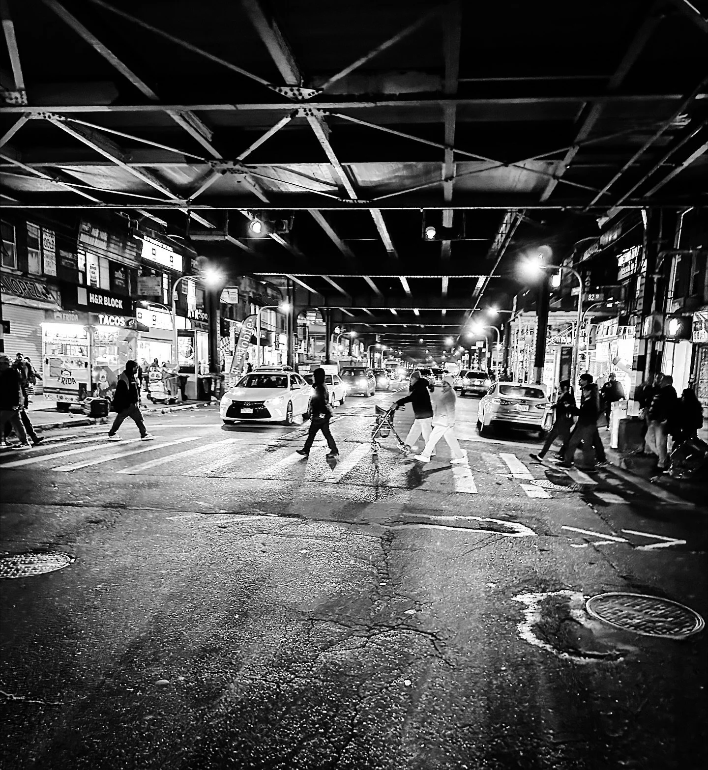 Nighttime in Queens, NY #nightphotography #nightphoto #streetphotography #nyc #queensny #newyorkcity #street #night #city
