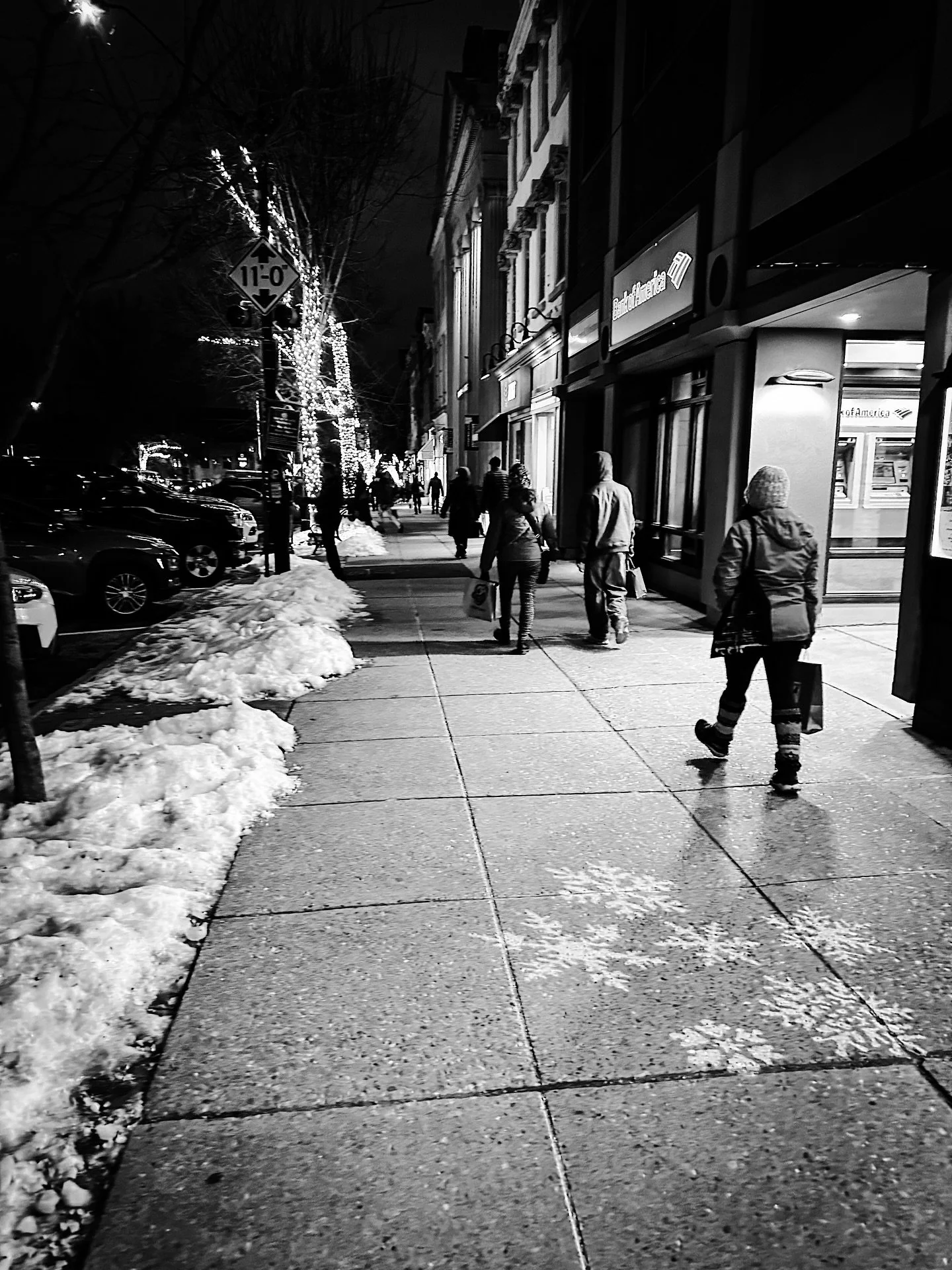 Winter street photos #winter #streetphotos #streetphotography #cold #nightphotography #snow #snowy