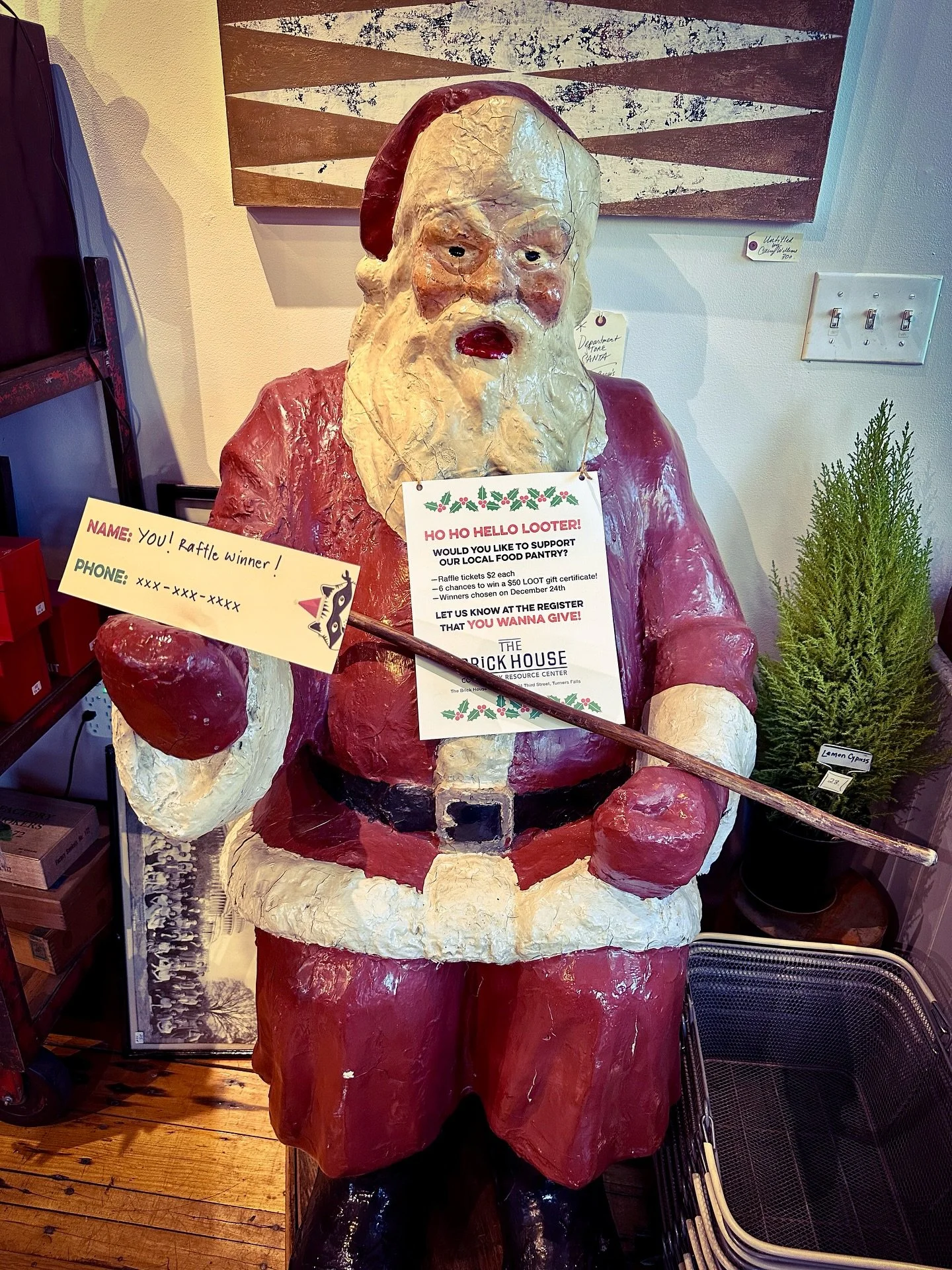 More gift ideas @loottheshop #retro #vintage #handmade #colors #colorphotography #blackandwhite #blackandwhitephotography #christmasiscoming #santaclausiscomingtotown