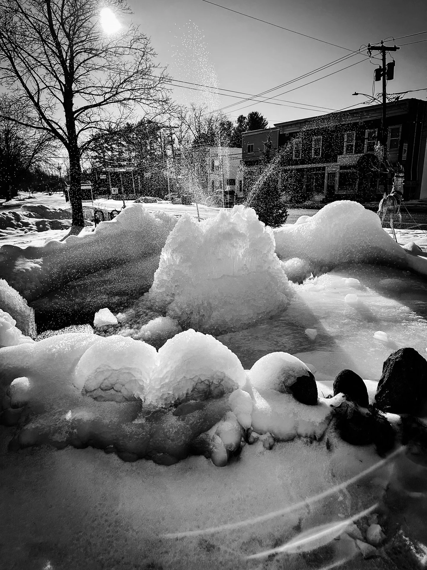 Winter scene today #ice #icy #winter #streetphotography #streetphotos #blackandwhite #blackandwhitephotography #blue